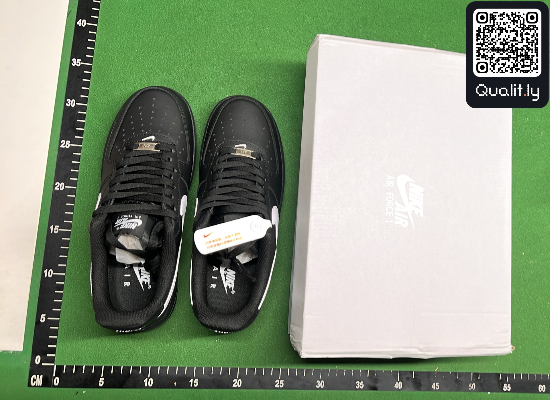 Sneakers QC photo 1 of 164