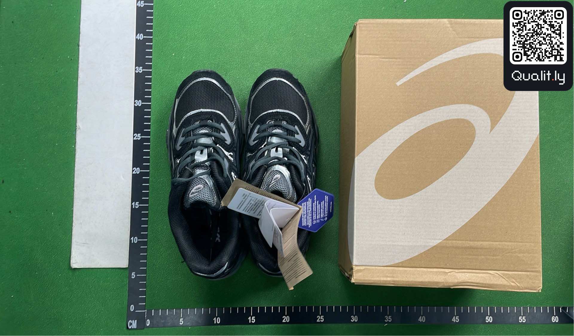 Sneaker — QC-Foto 1 von 6