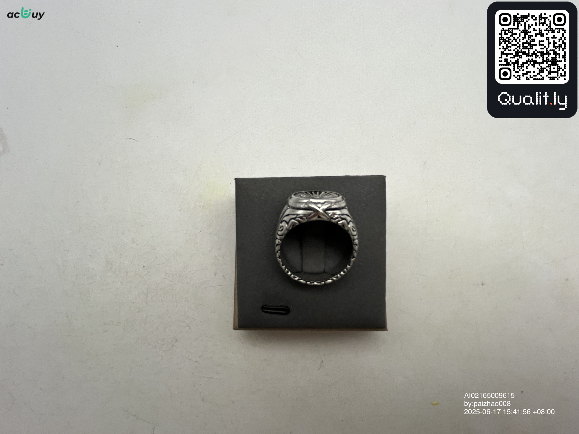 Schmuck — QC-Foto 3 von 9