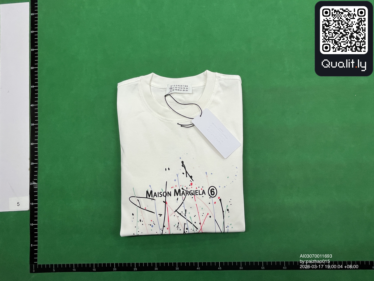 T-shirt — photo QC 1 sur 12