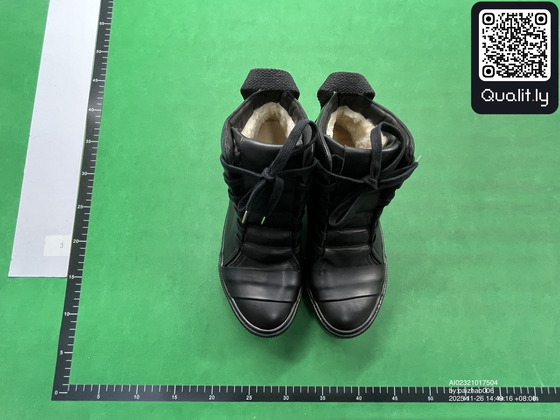 Sneakers — foto QC 1 di 6