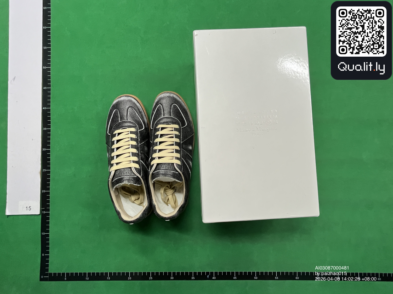 Sneaker — QC-Foto 1 von 22