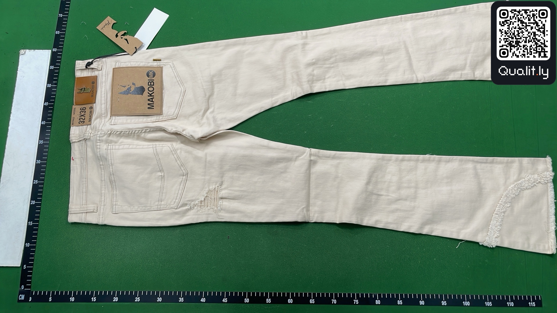 牛仔裤 QC 照片 3 / 16
