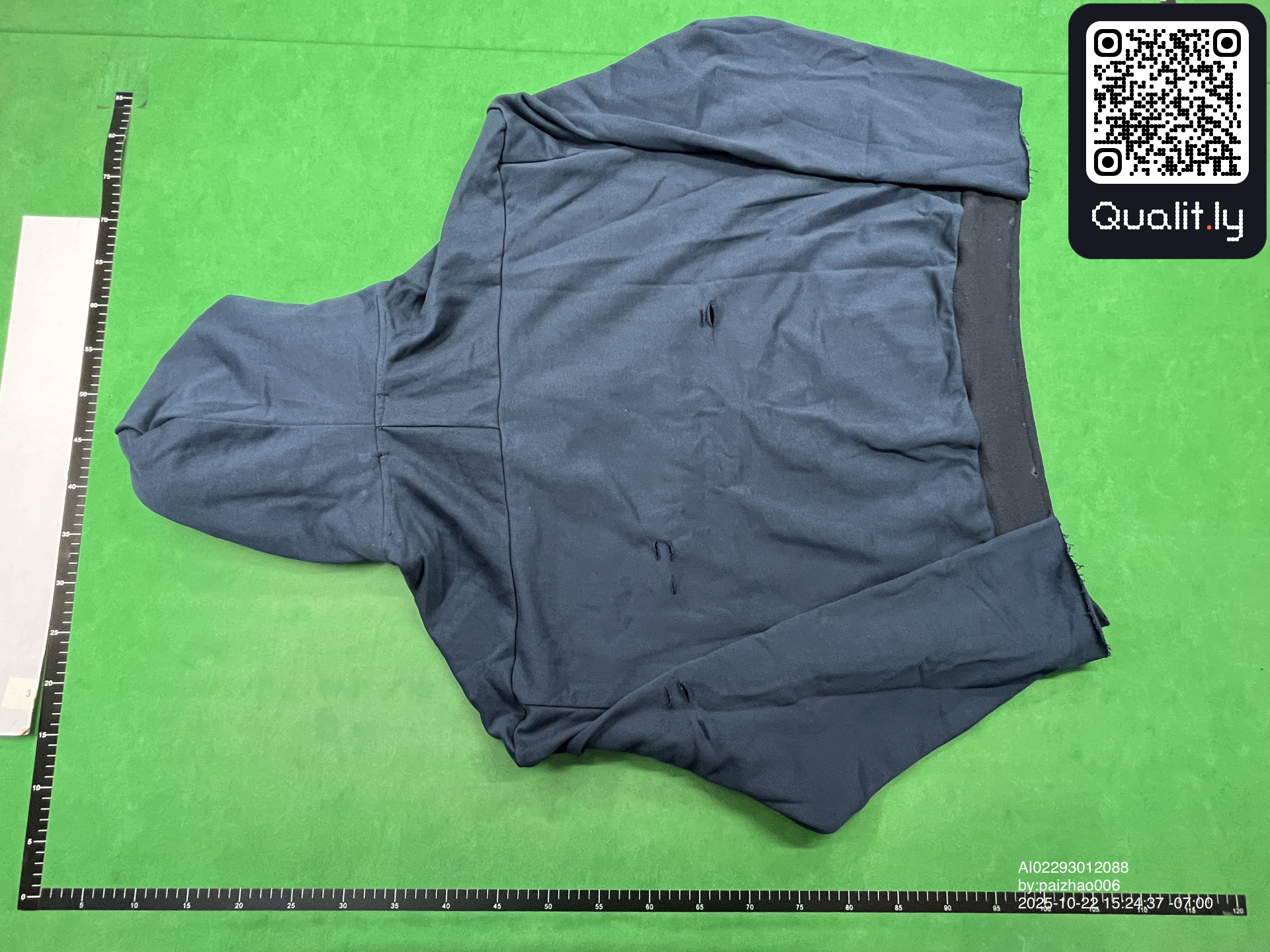 Camisola com capuz — foto QC 2 de 4