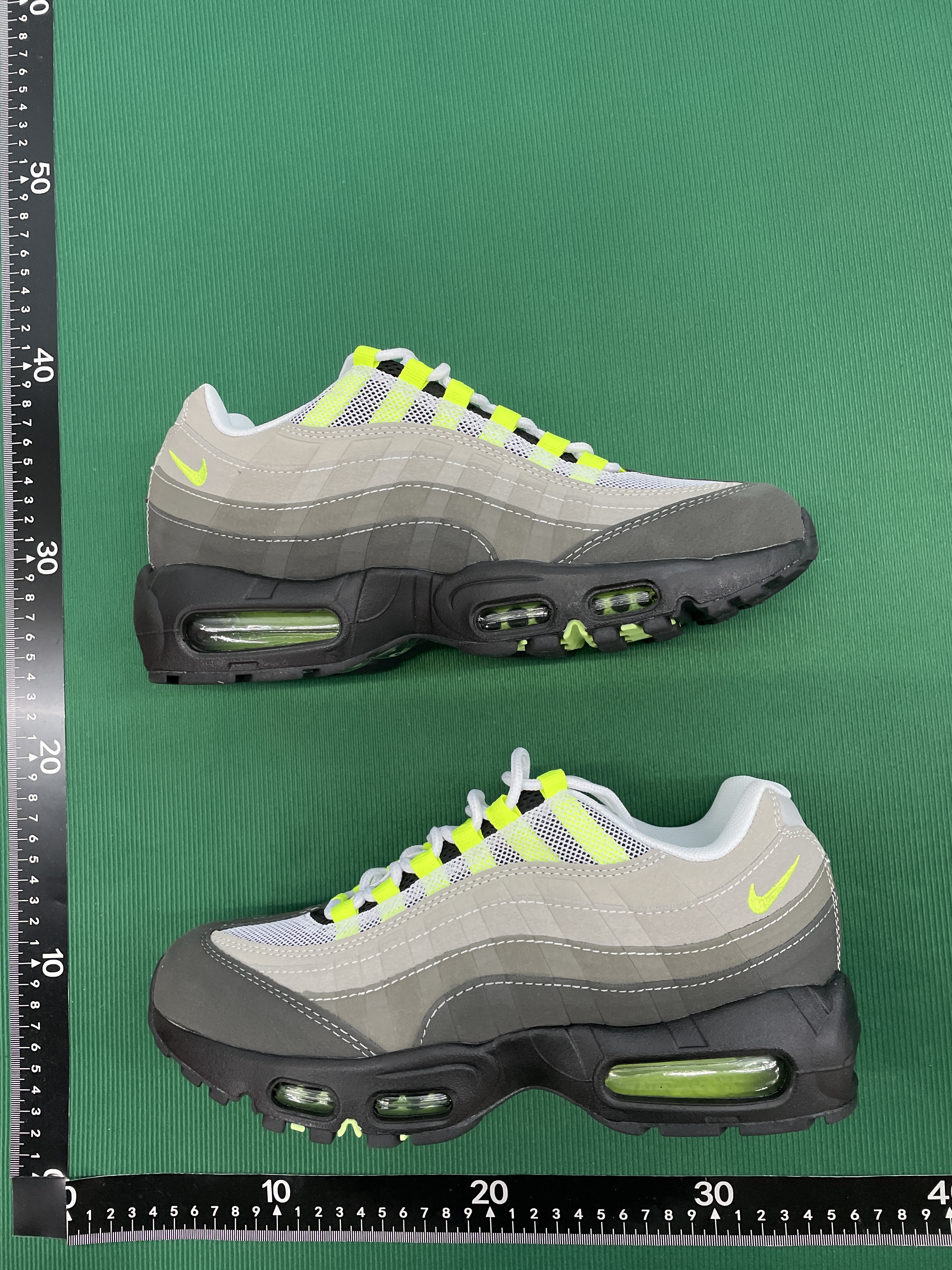 Sneakers QC photo 2 of 23