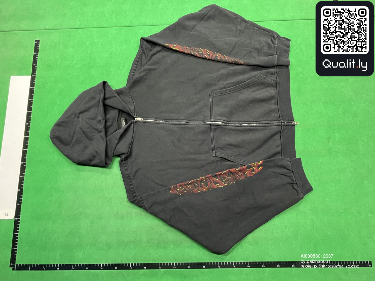 Hoodie QC photo 2 of 18