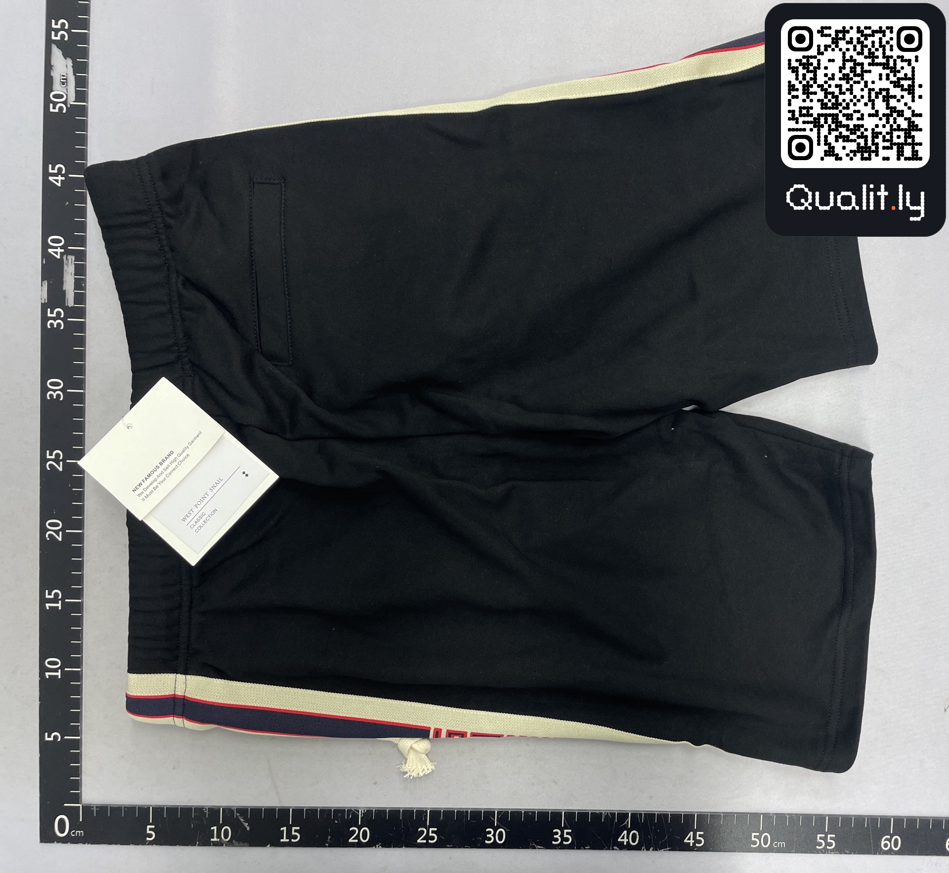 Pantalón corto — foto QC 2 de 4