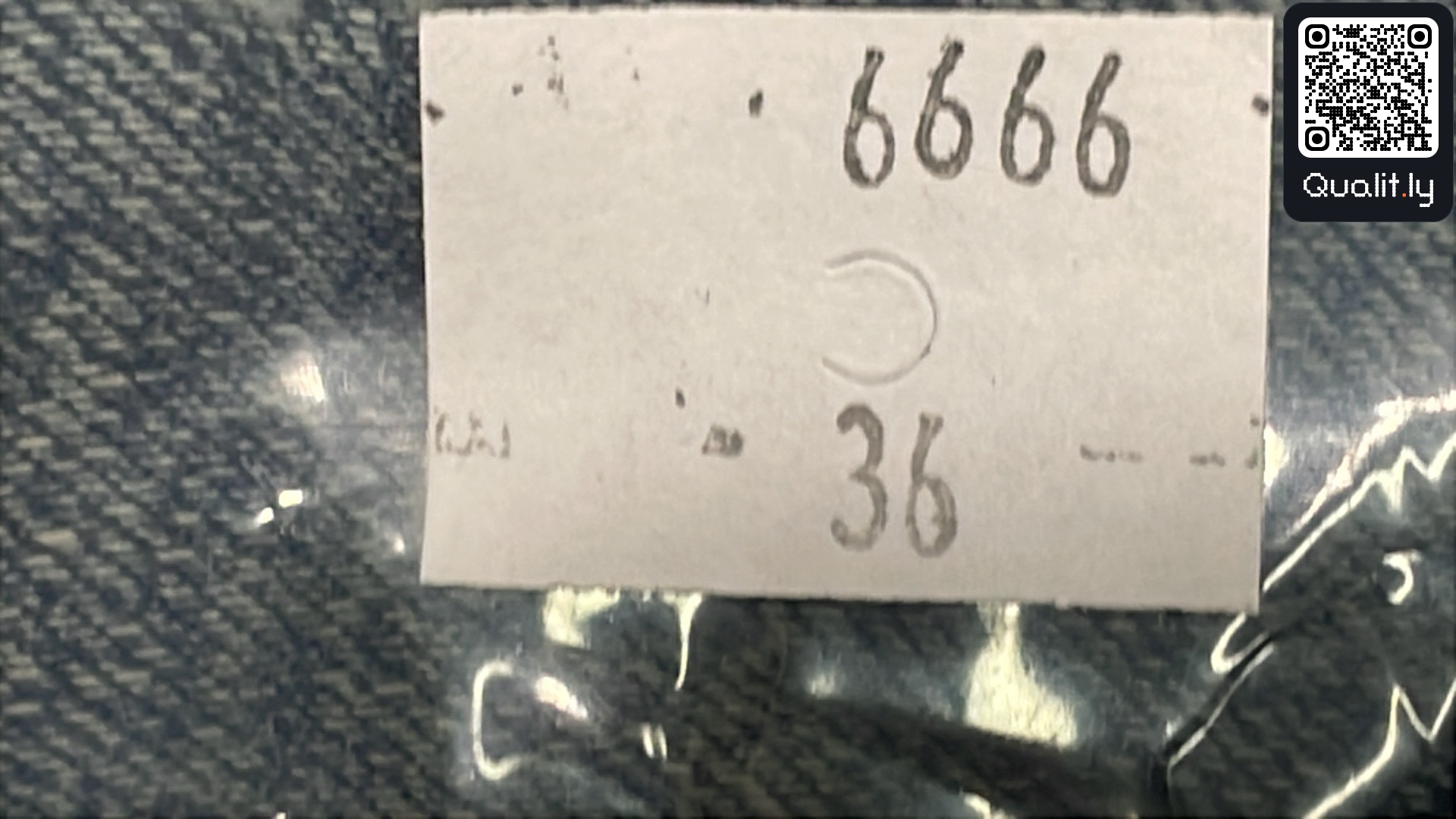 牛仔裤 QC 照片 1 / 12