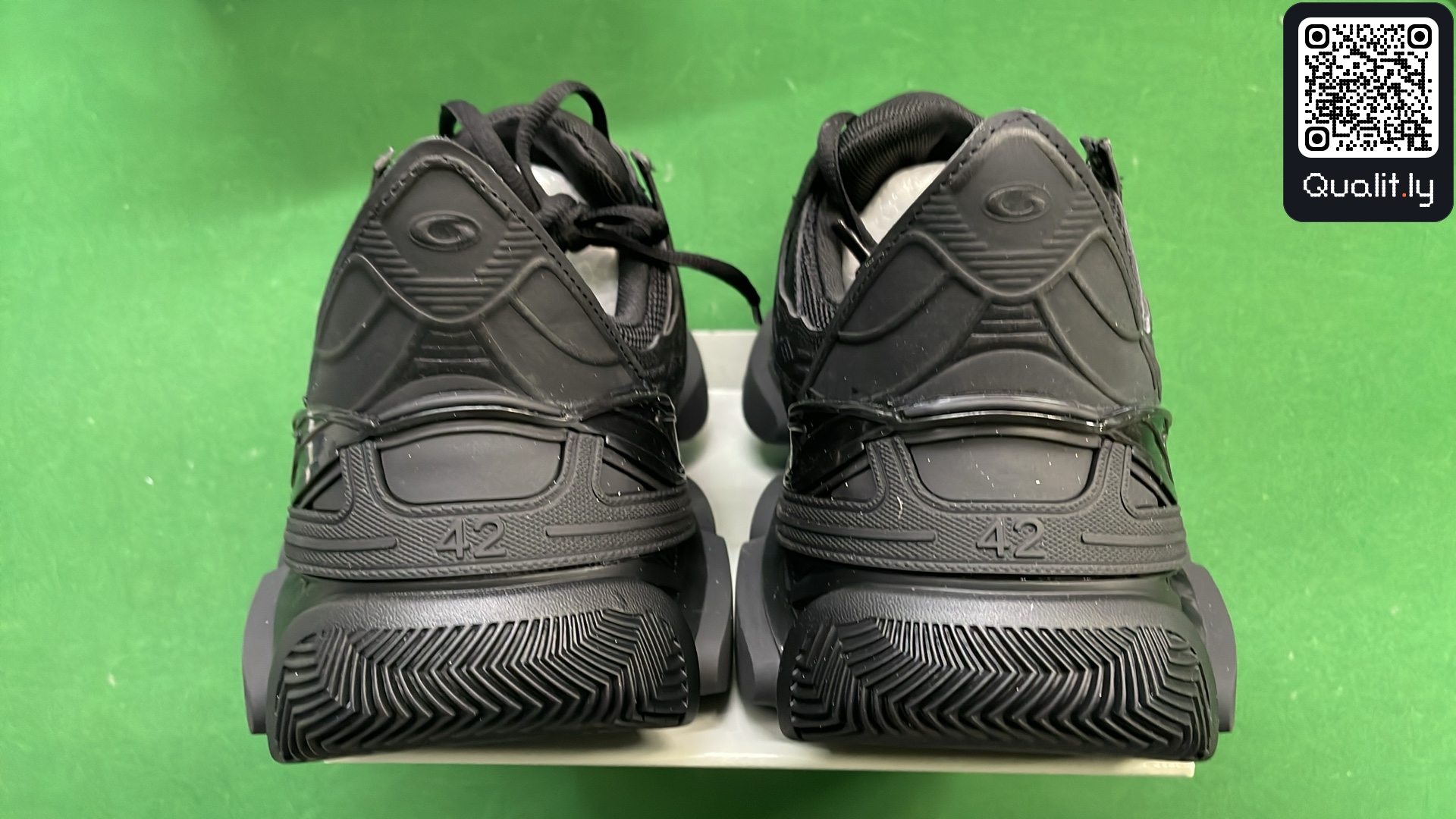 Sneakers — QC-foto 3 av 6