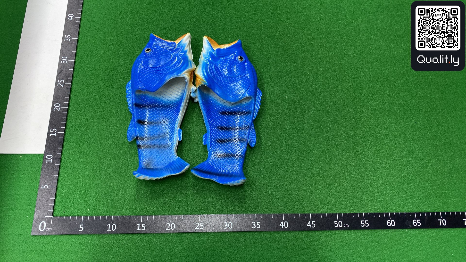 Sneakers QC photo 1 of 252