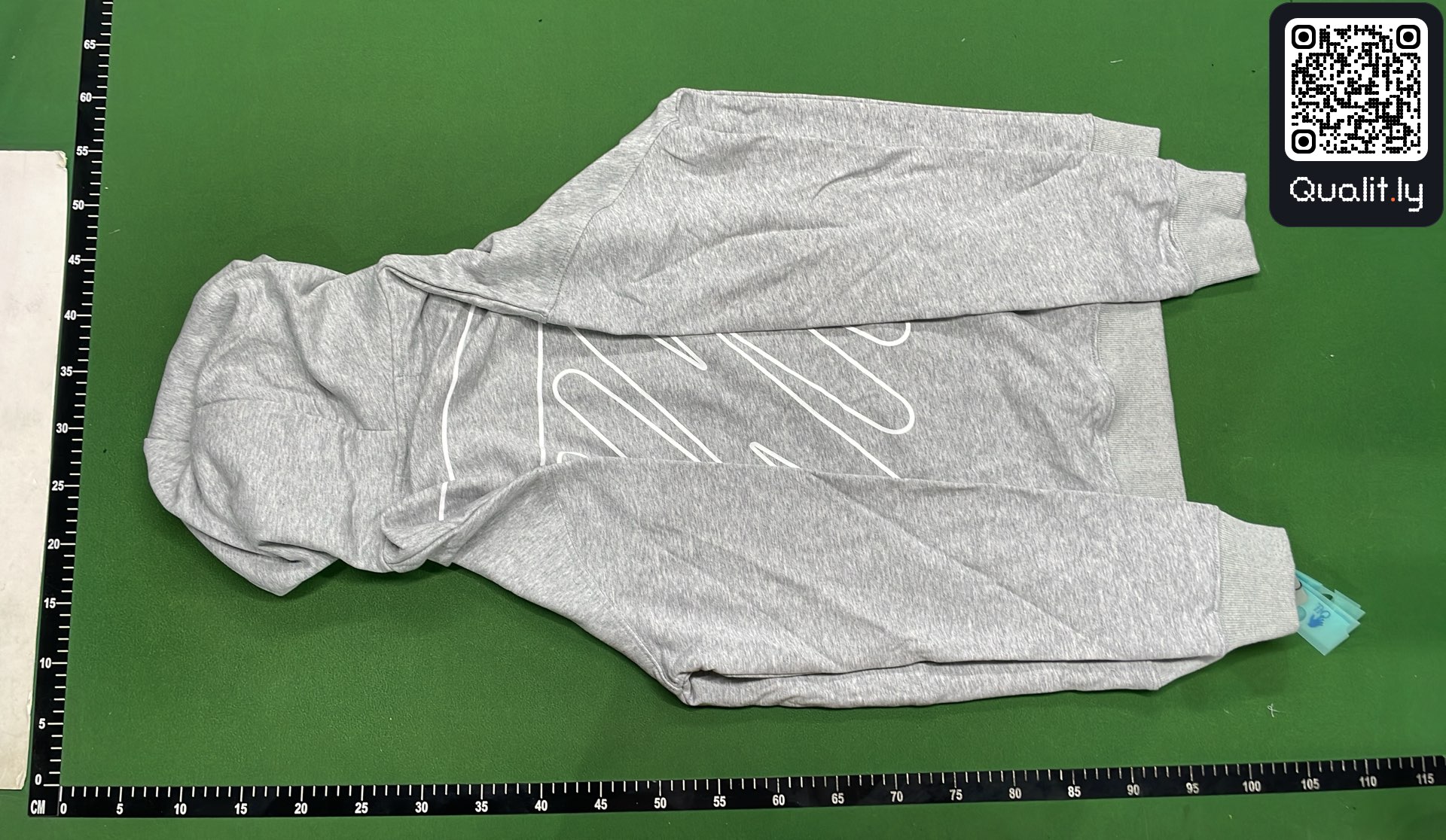 Hoodie — QC-Foto 3 von 4