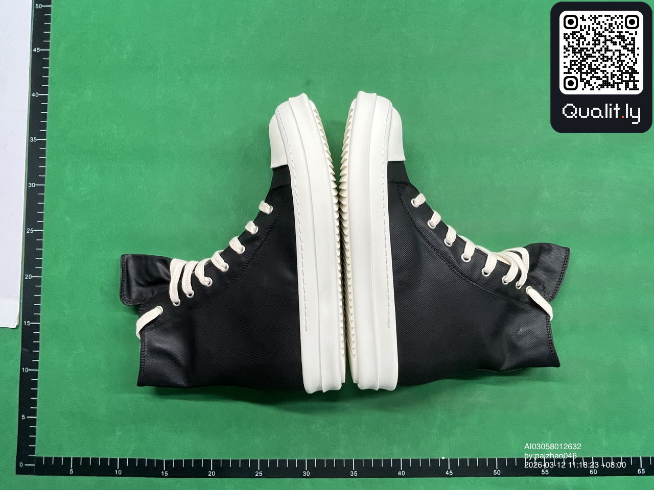 Sneaker — QC-Foto 1 von 36