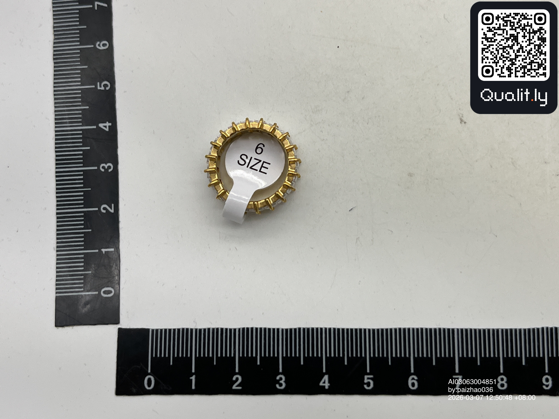 Gioiello — foto QC 1 di 3