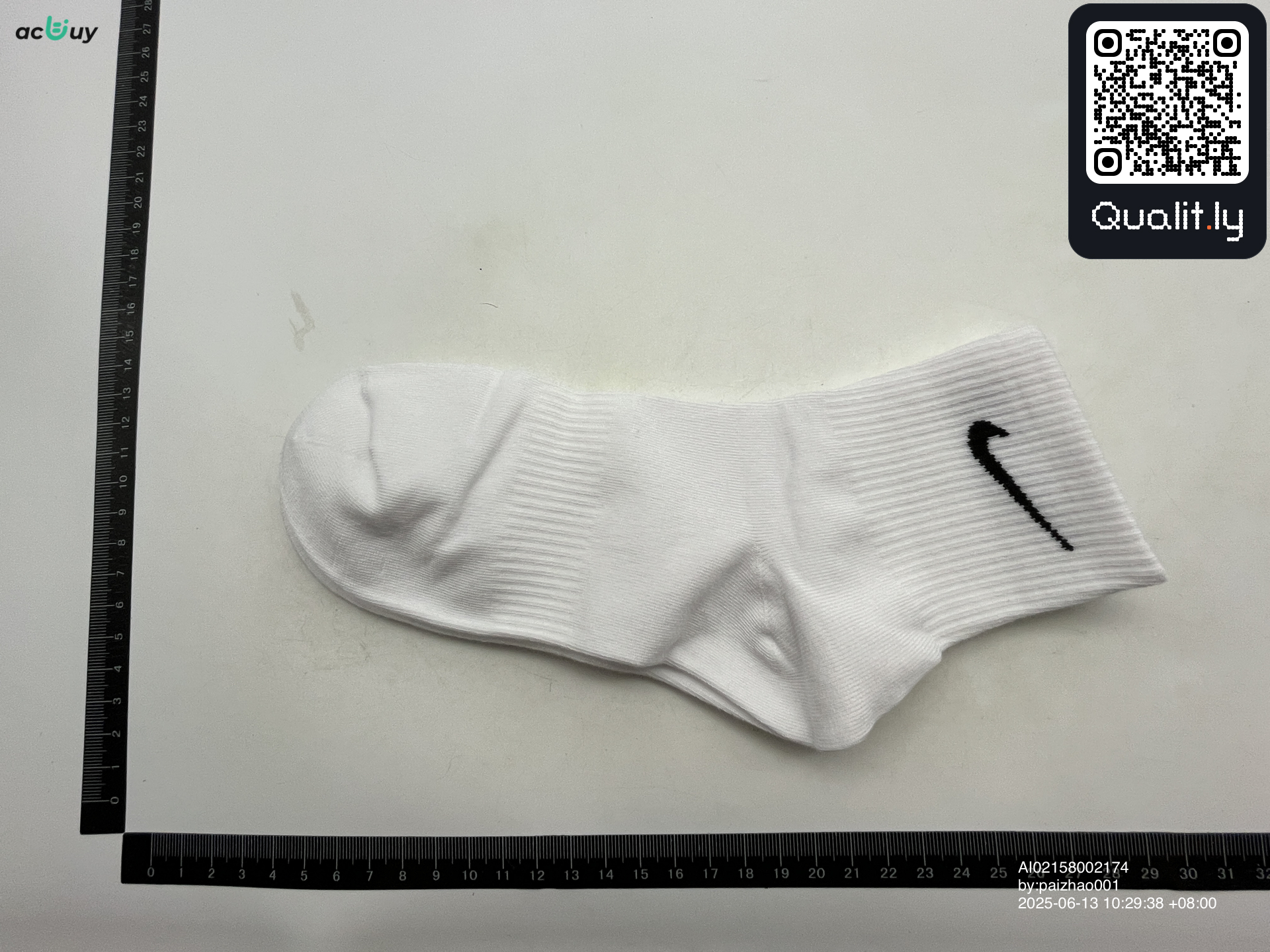 Socks QC photo 2 of 51