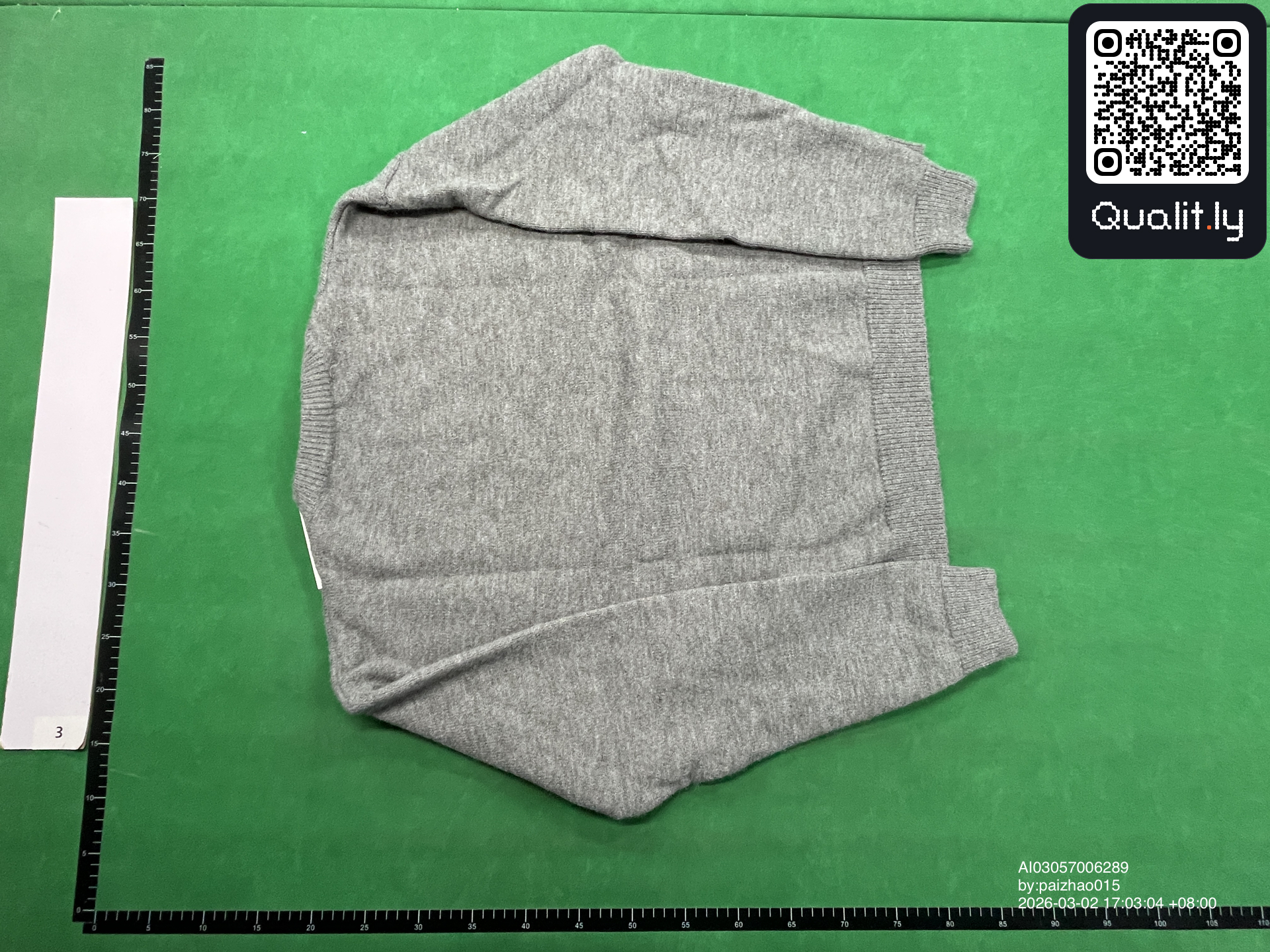 Sweter — zdjęcie QC 2 z 4