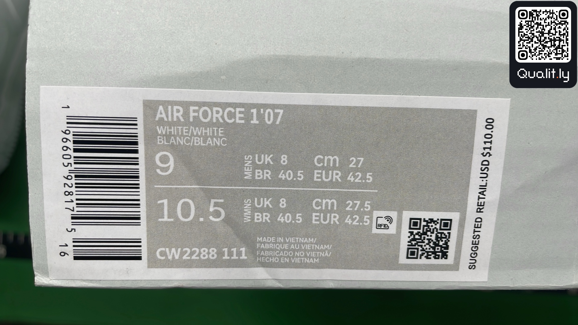 Sneakers QC photo 2 of 12
