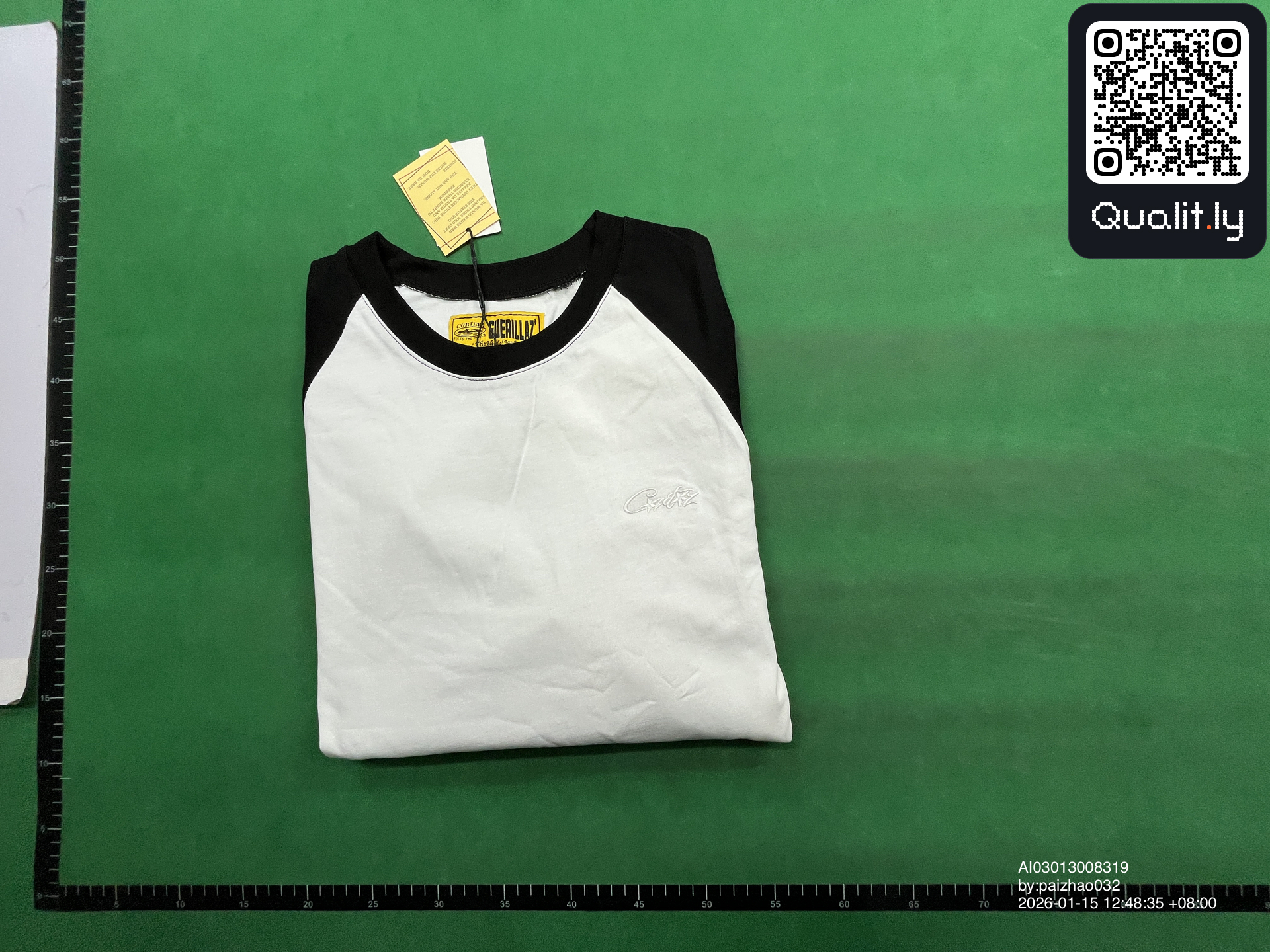 Tricou — fotografie QC 1 din 4