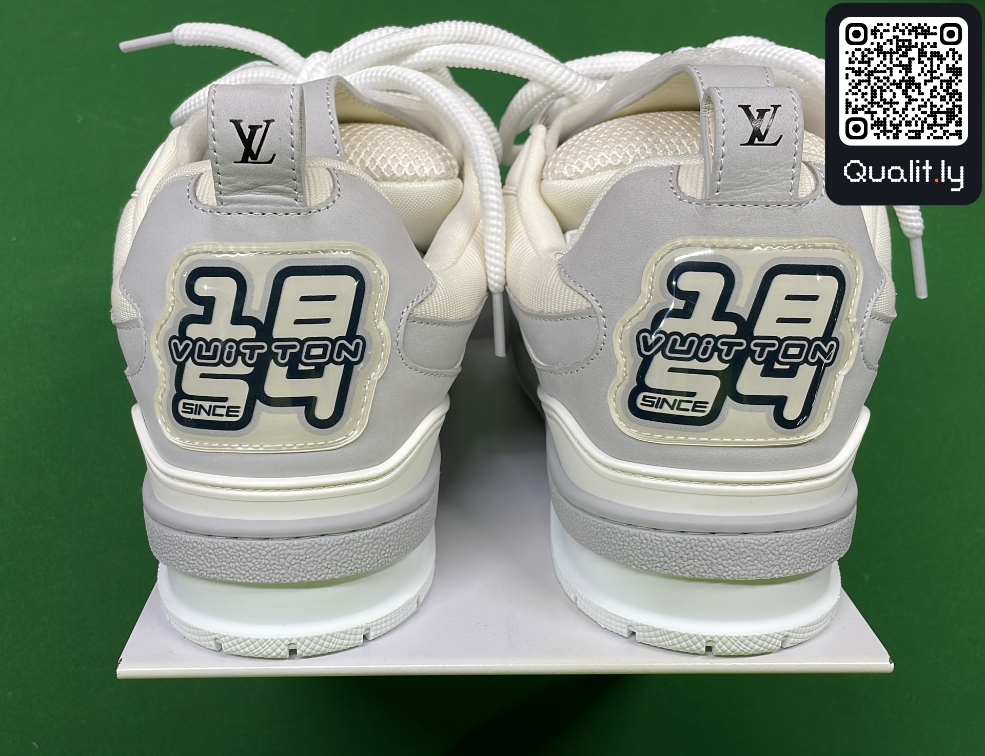 Sneakers QC photo 3 of 12