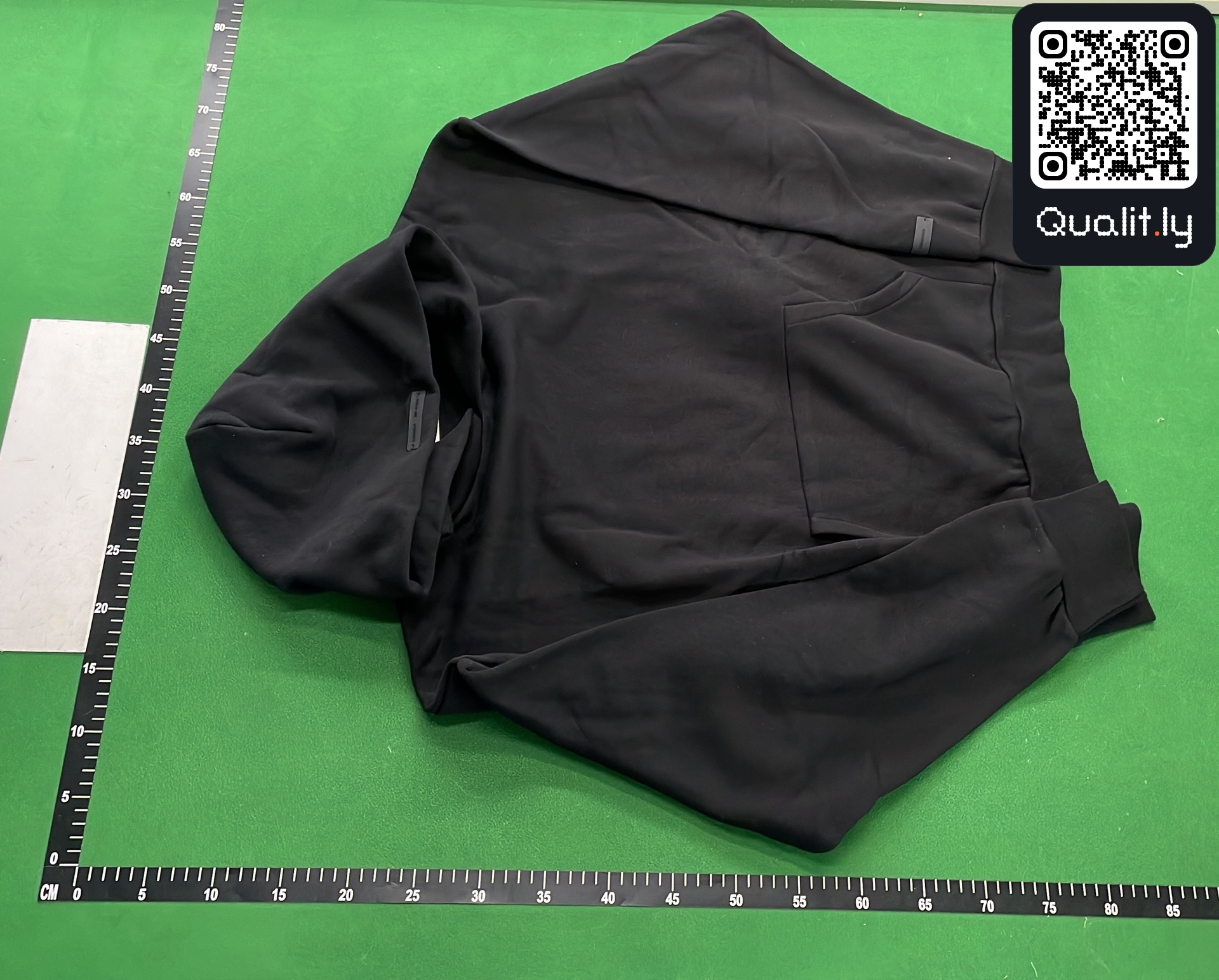Hoodie QC photo 2 of 67