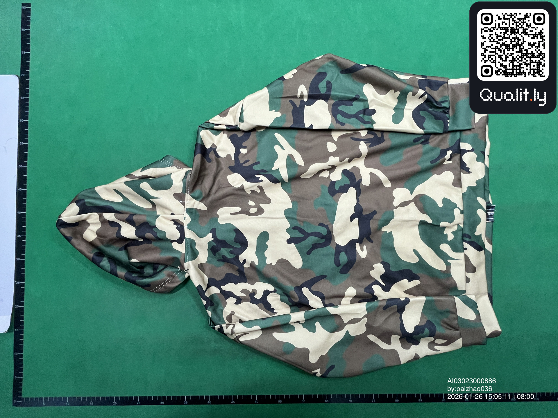 Sweater — QC-foto 2 van 4