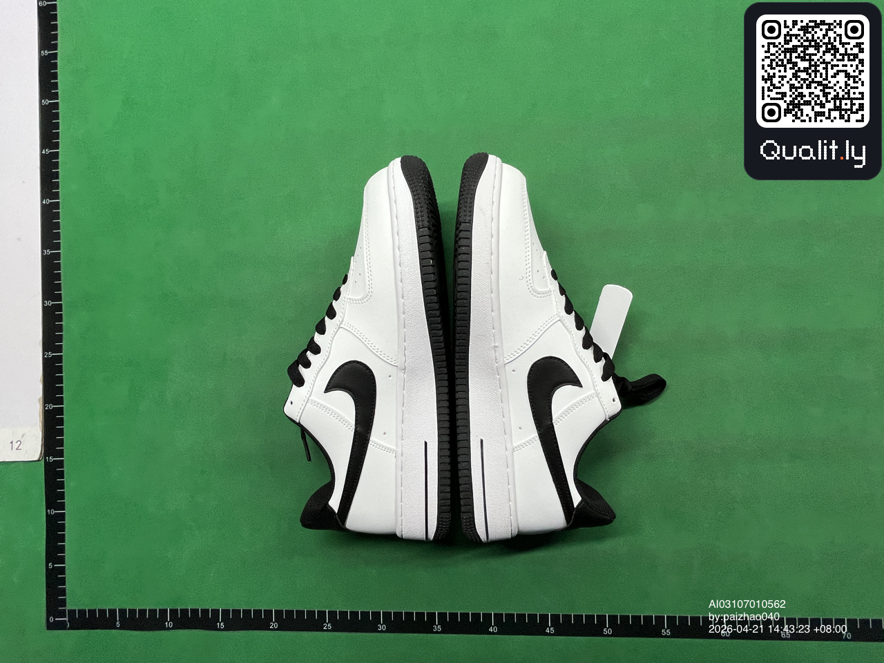 Sneakers QC photo 3 of 18