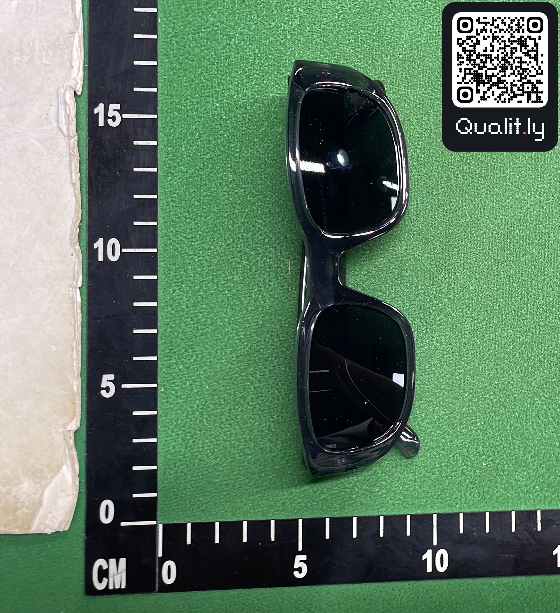 Sonnenbrille — QC-Foto 3 von 3