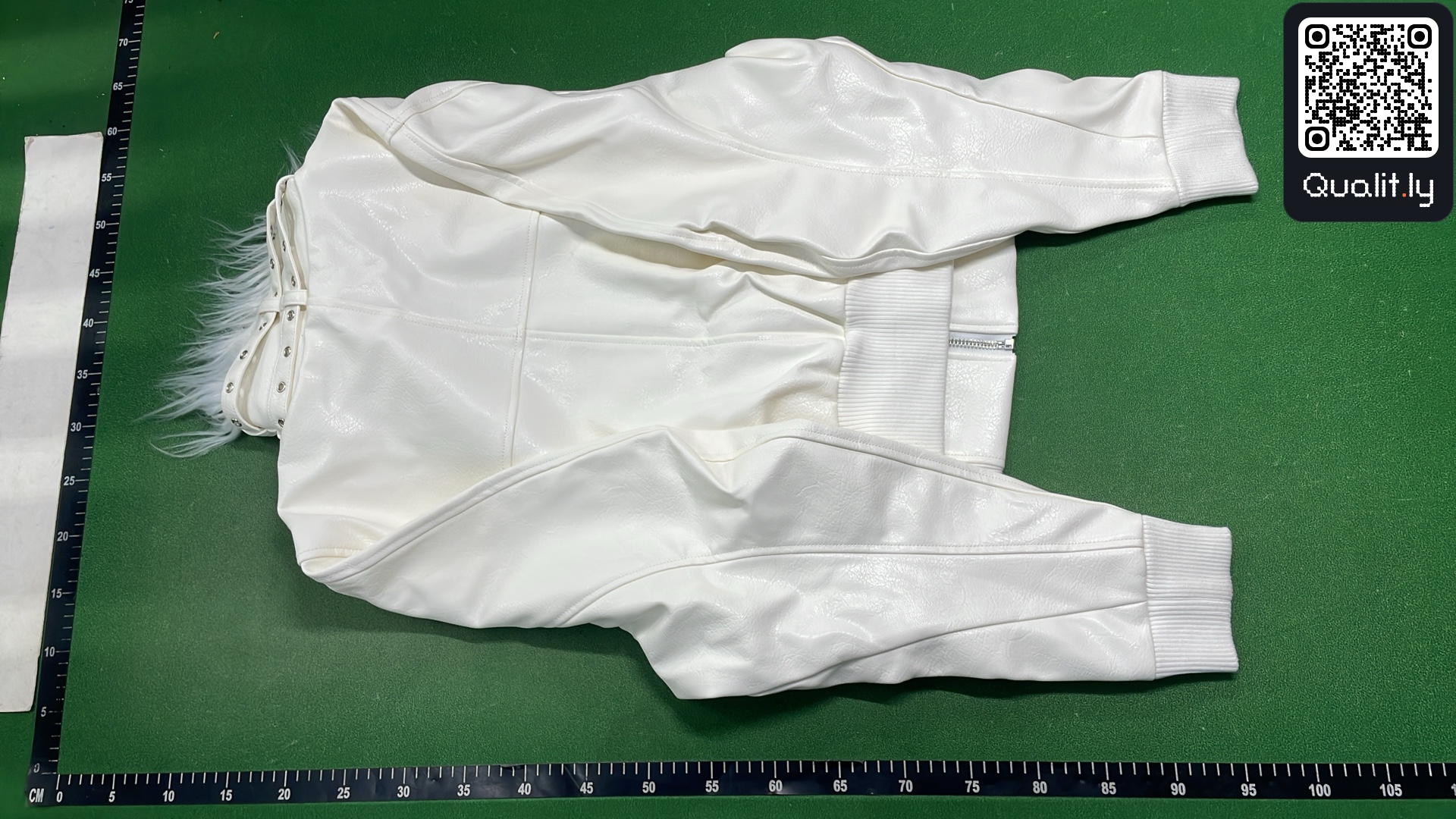 夹克 QC 照片 3 / 4