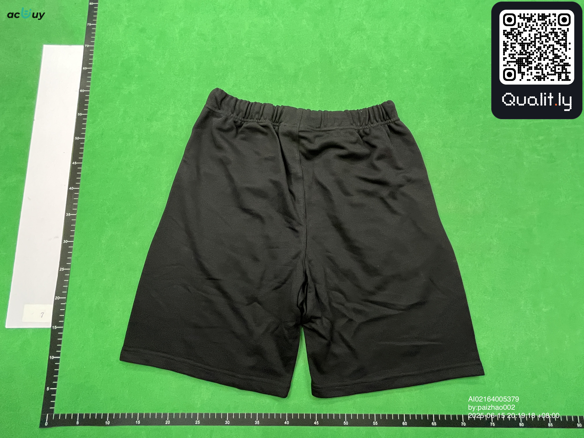Pantalón corto — foto QC 2 de 4