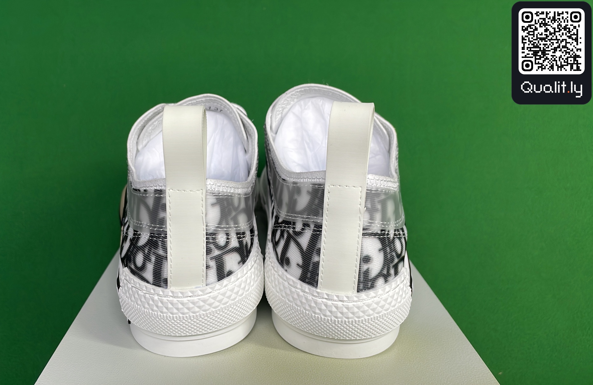 Sneakers — QC-foto 3 van 66