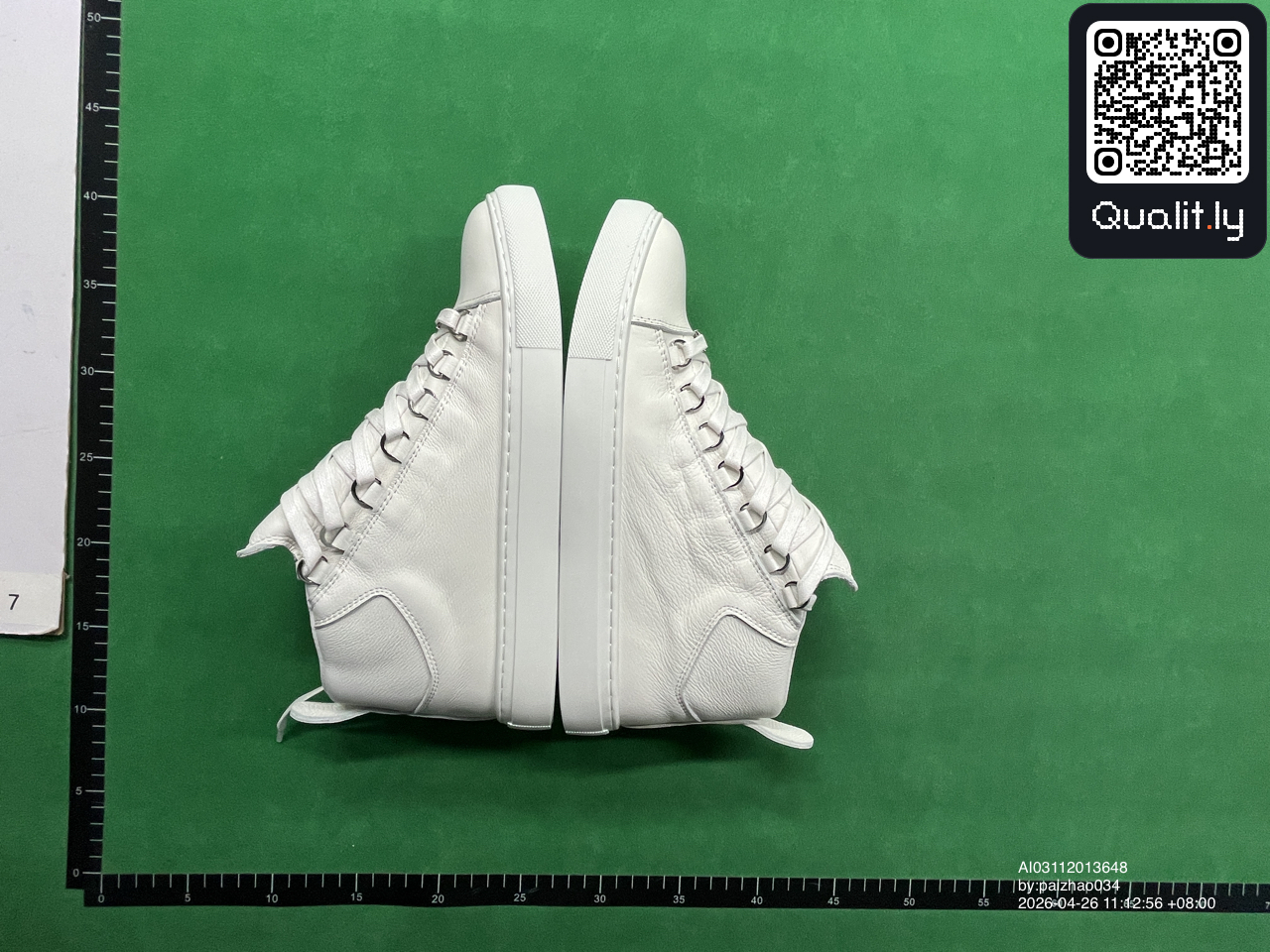Sneakers — foto QC 2 di 48