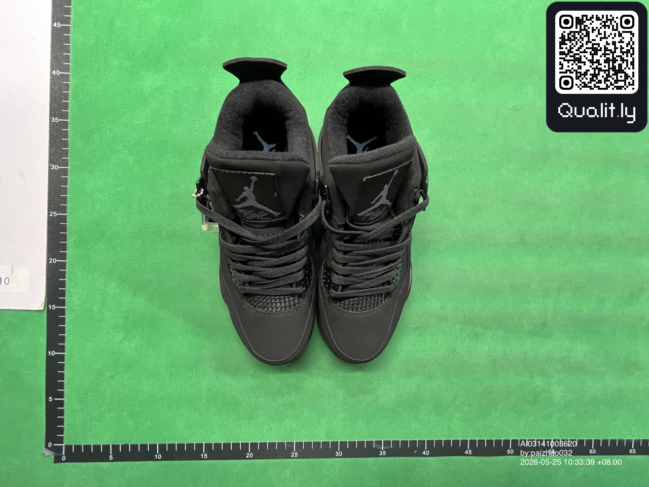 Sneakers — foto QC 1 di 22