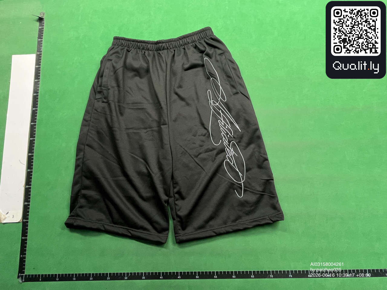 Short — photo QC 3 sur 4