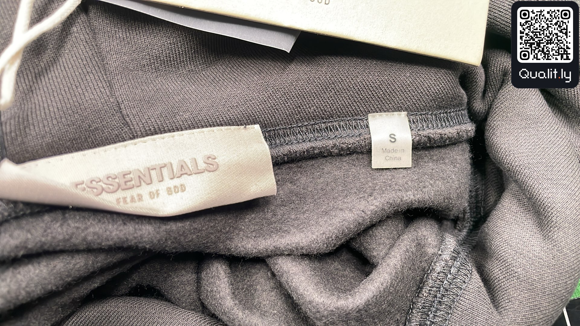 Camisola com capuz — foto QC 1 de 12