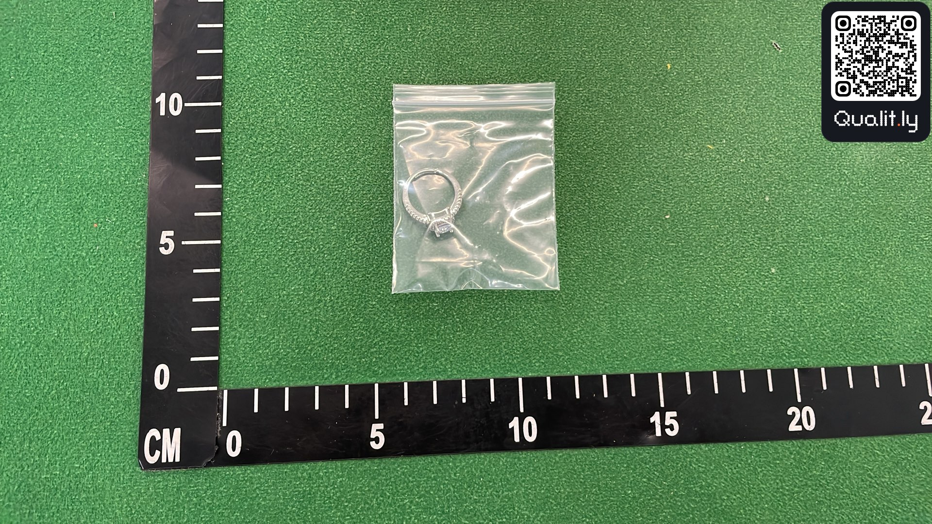 Gioiello — foto QC 1 di 3