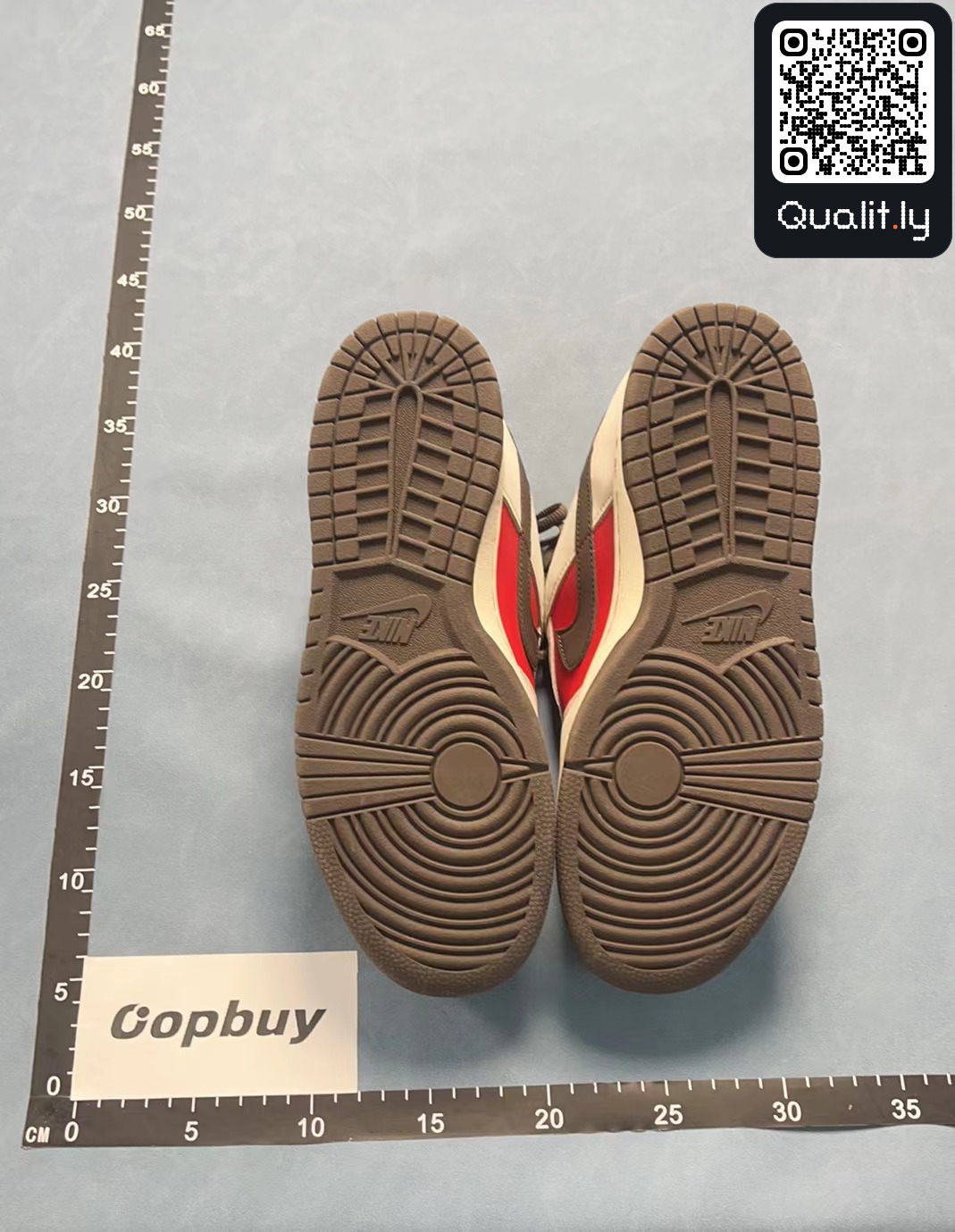 Sneakers — foto QC 3 di 18