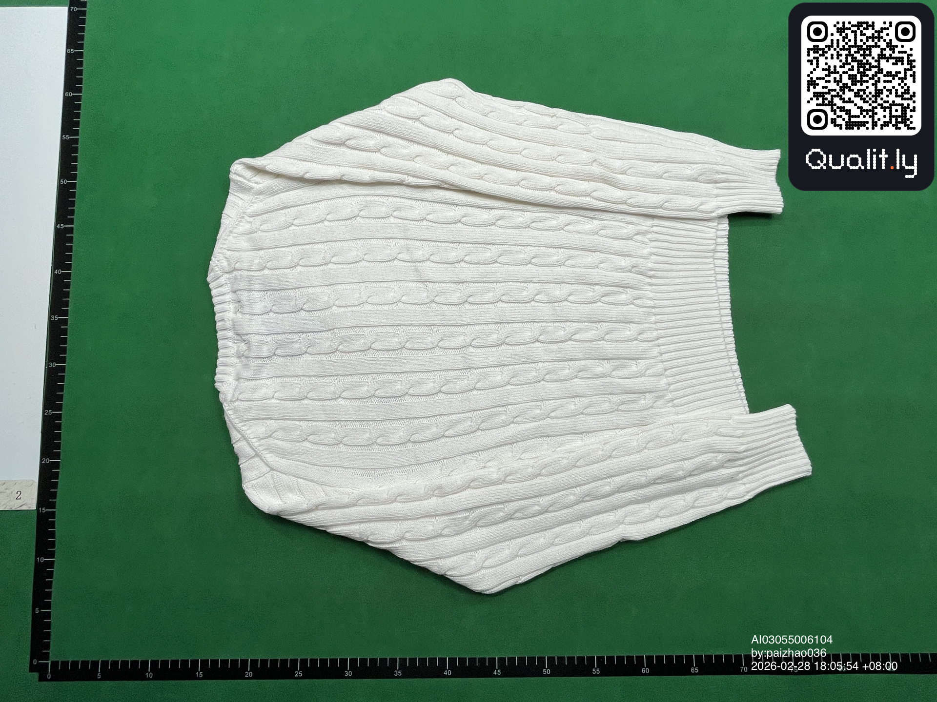 Sweter — zdjęcie QC 2 z 4