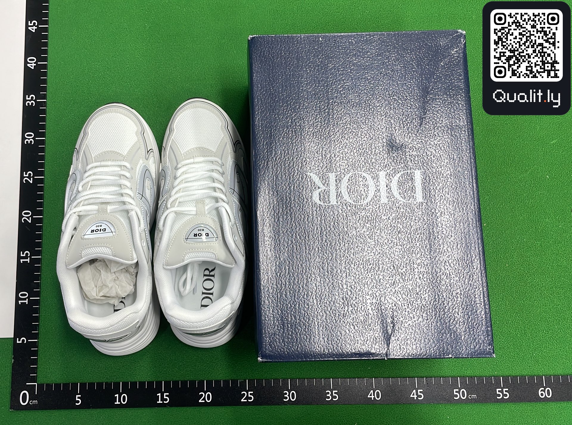 Sneakers QC photo 1 of 20