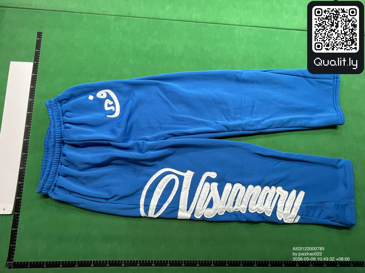 Hoodie — QC-Foto 3 von 67