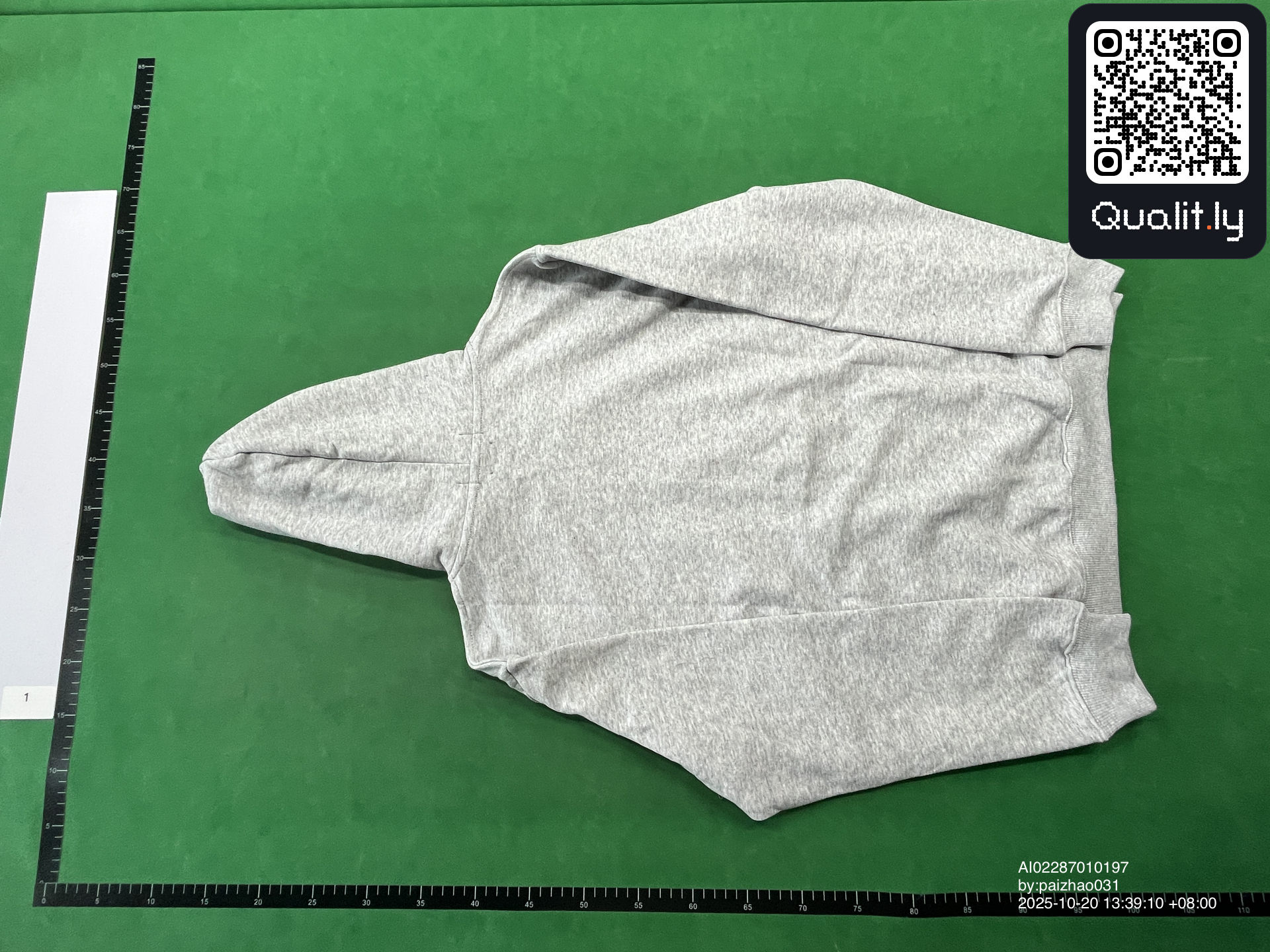 Sweatshirt — QC-Foto 2 von 48