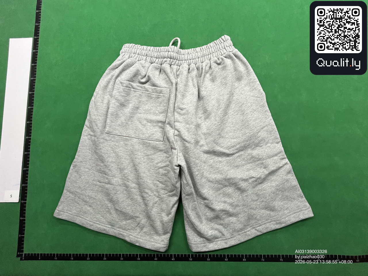 Pantaloncini — foto QC 2 di 8