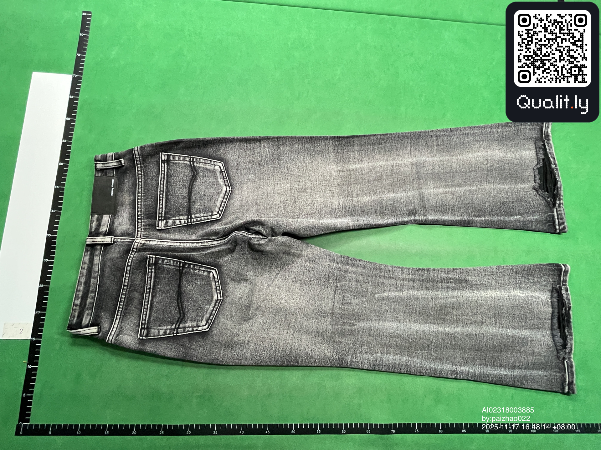 Jeans — QC-foto 2 av 8