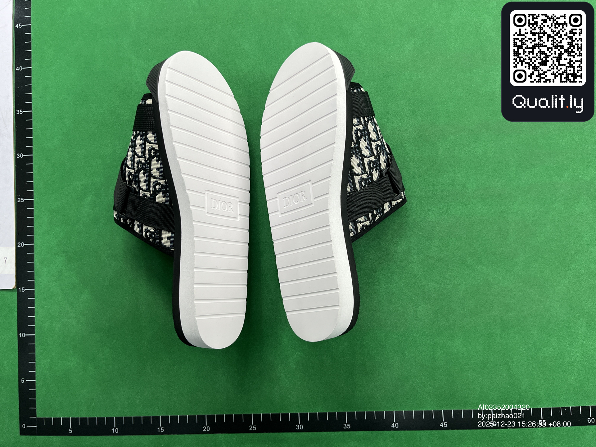 拖鞋 QC 照片 3 / 10