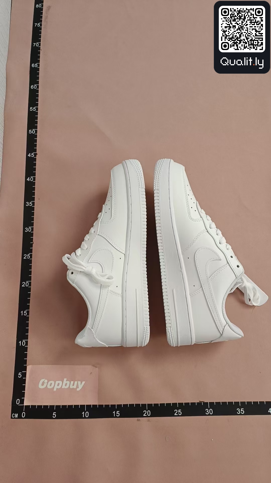 Sneakers QC photo 2 of 31