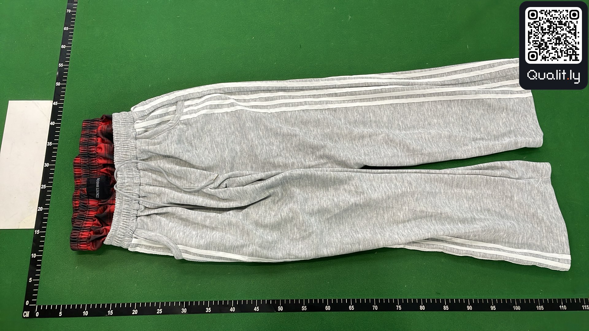Pants QC photo 2 of 26