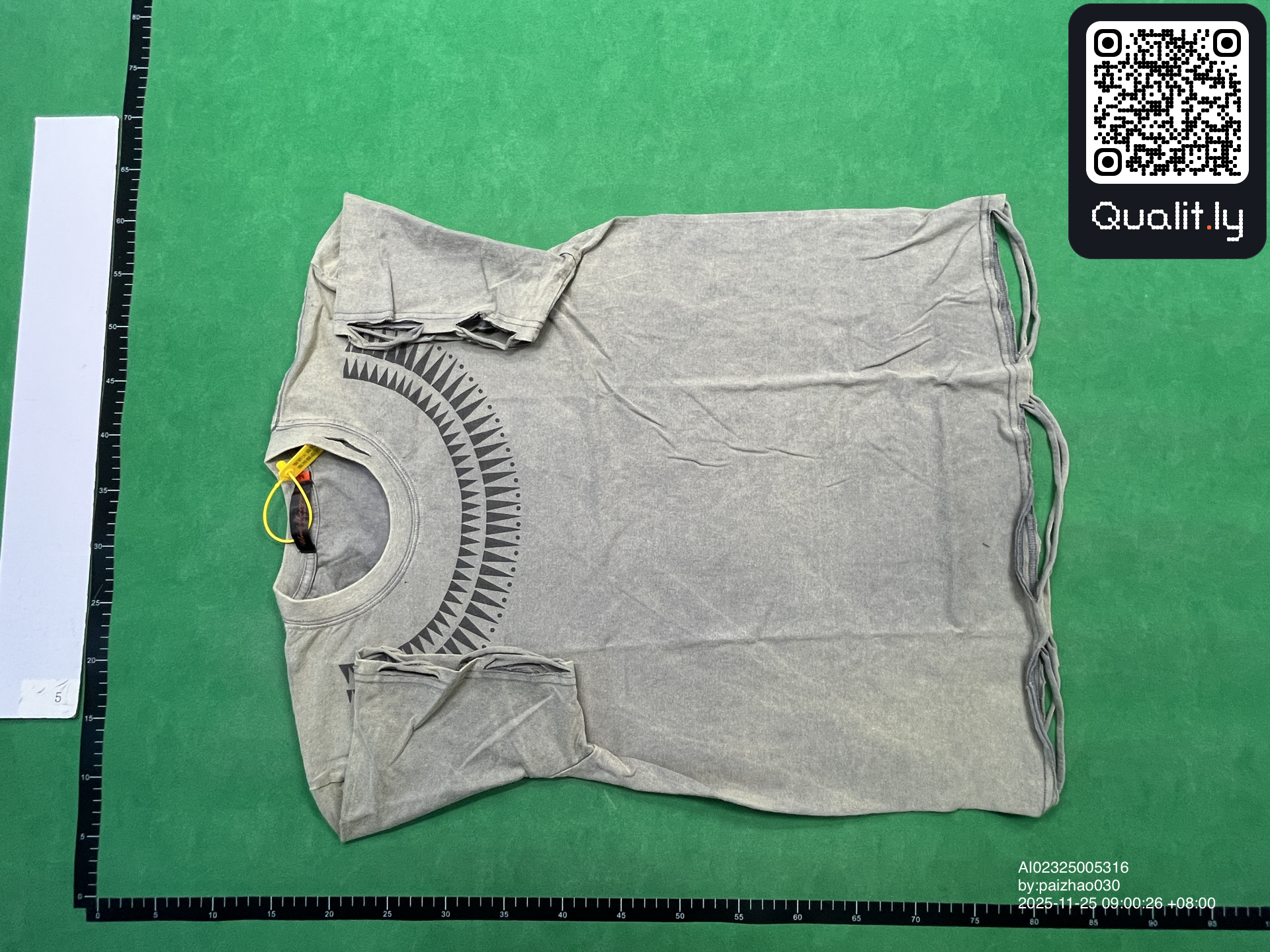 T-shirt — QC-foto 3 av 4