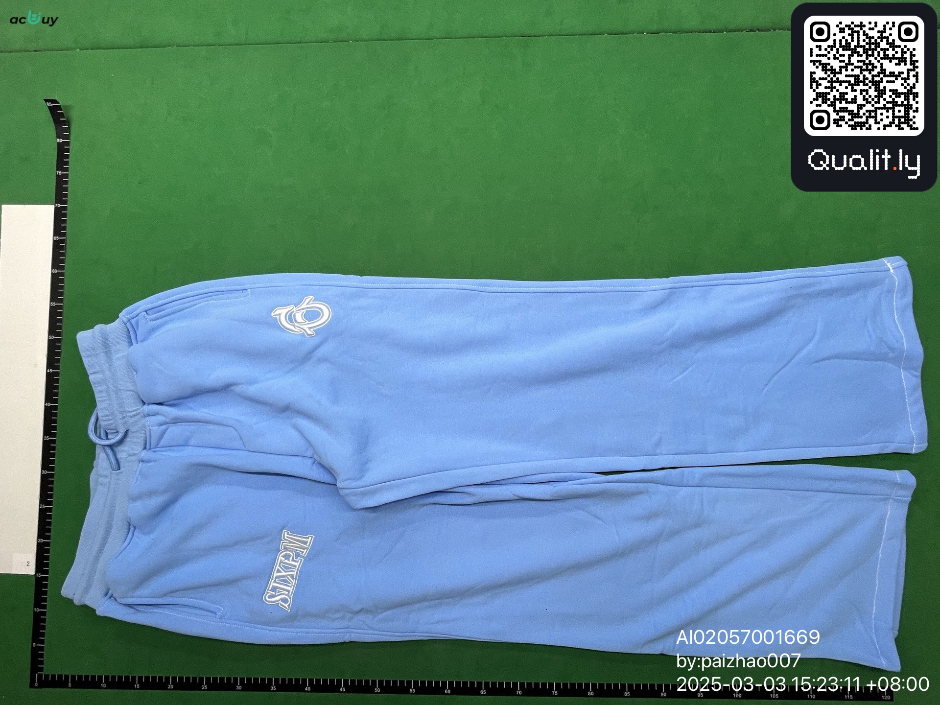 Hoodie QC photo 3 of 108