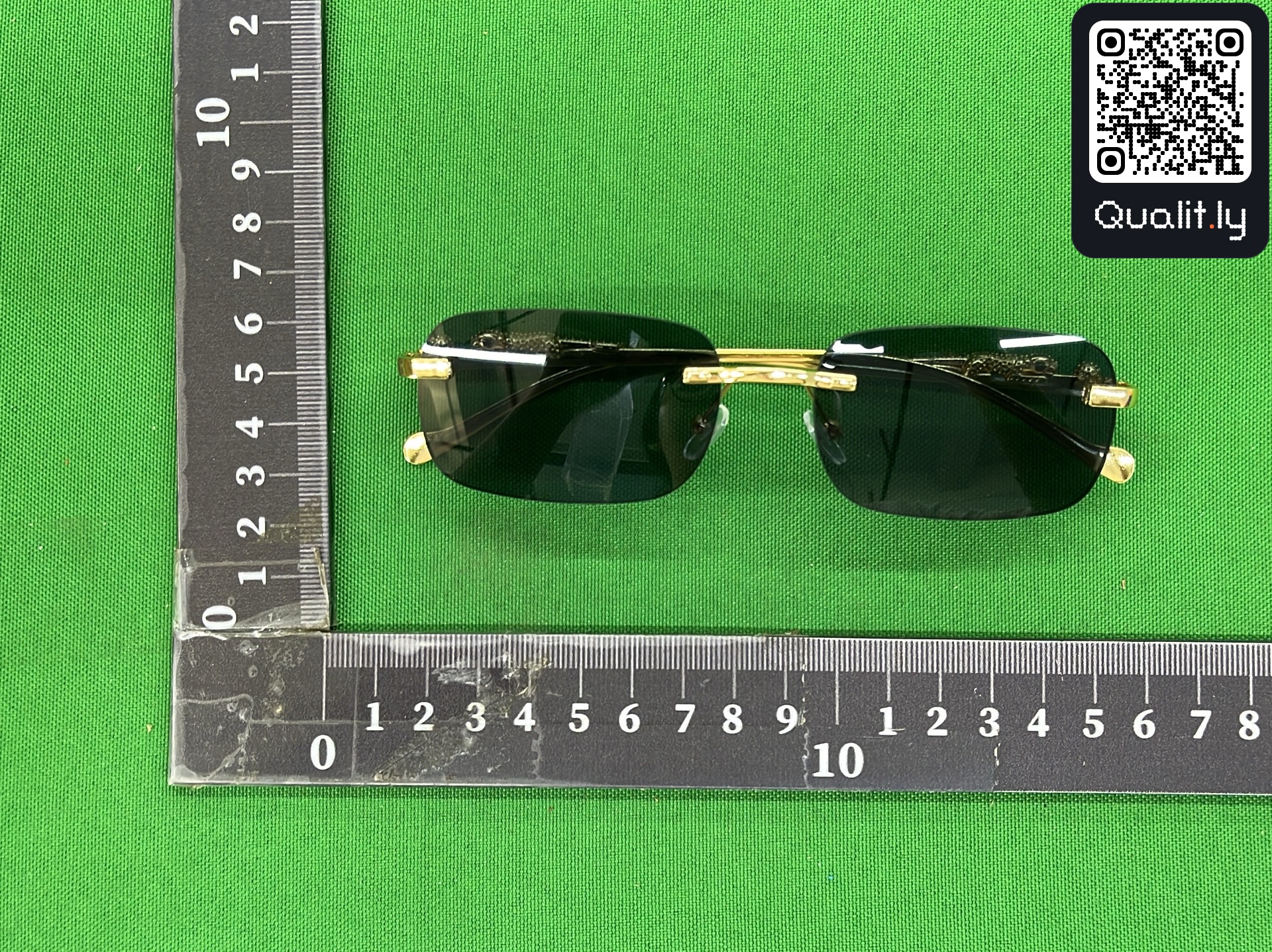 太阳镜 QC 照片 1 / 19