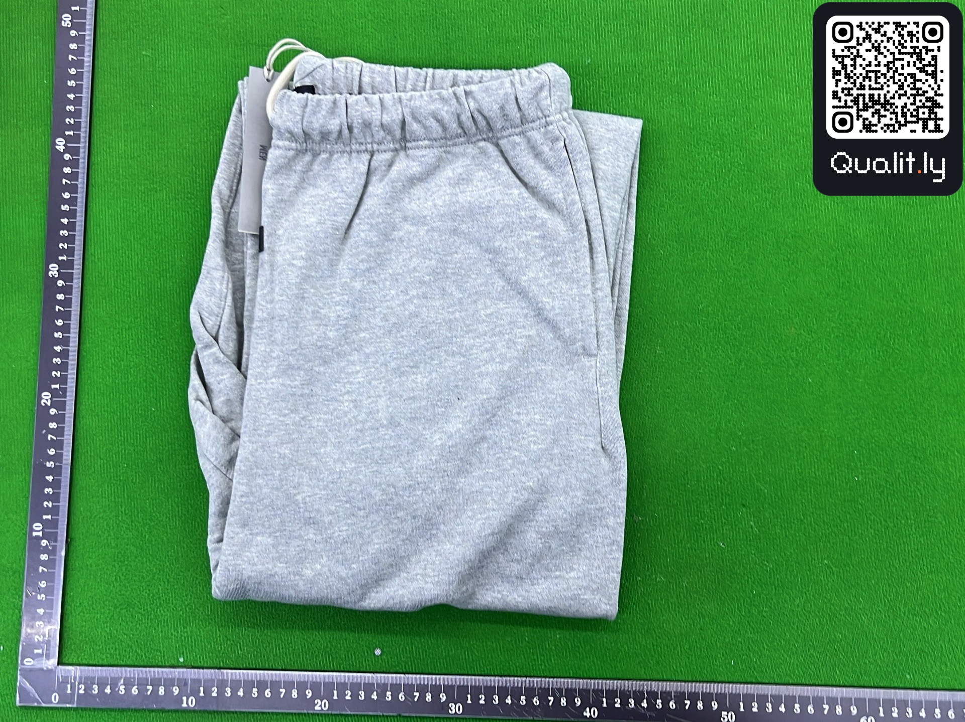 Pantaloni — foto QC 1 di 18
