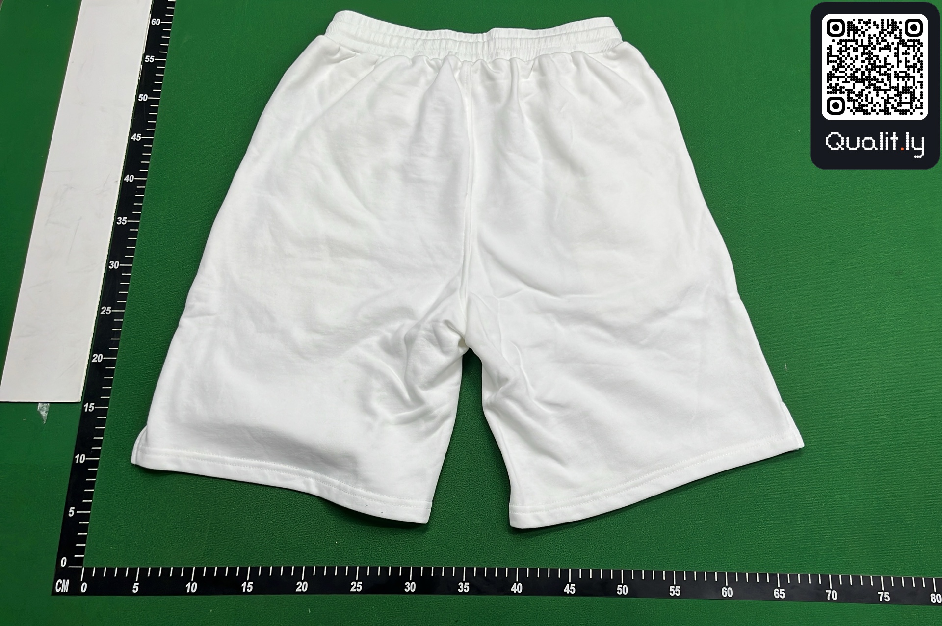 短裤 QC 照片 3 / 28