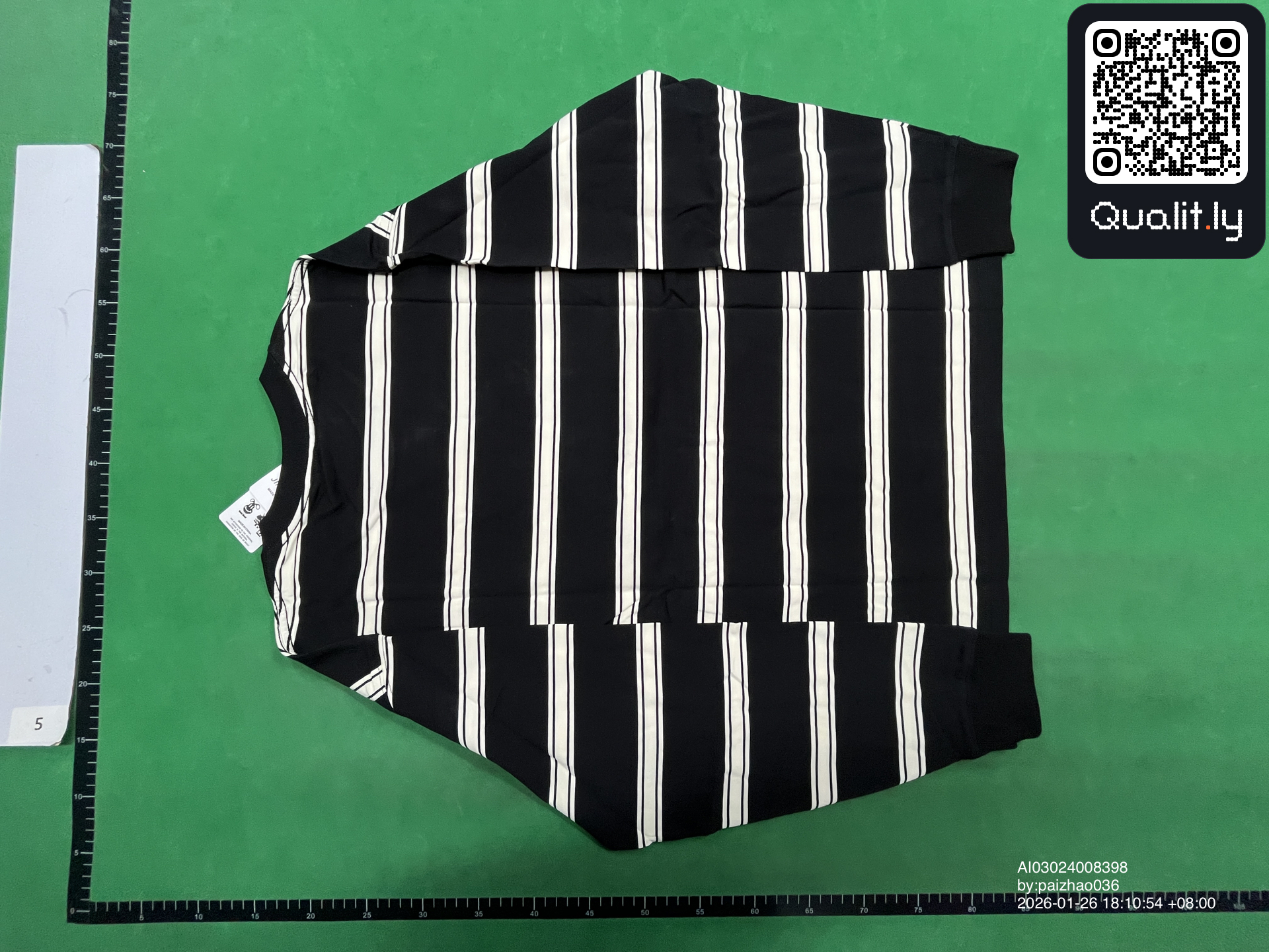 T-shirt — QC-foto 2 av 12